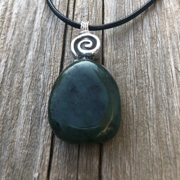 Nephrite Jade - Picture 10 of 12
